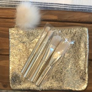 MAC mini brush set and makeup bag